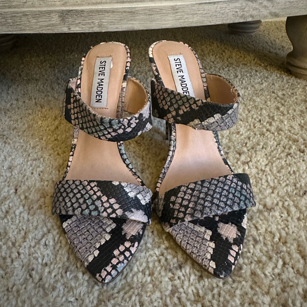 Steve Madden Black and Cream Snakeskin Heels
